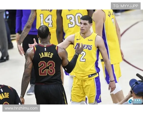 黄军独家分享篮球心得与技巧提升之道助你成为球场明星 黄军独家分享篮球心得与技巧提升之道助你成为球场明星